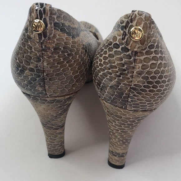 Stuart Weitzman tan/gray croc embossed peep toe heels - Picture 2 of 7